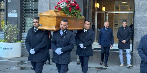 Franz Caruso feretro di Pino Iacino