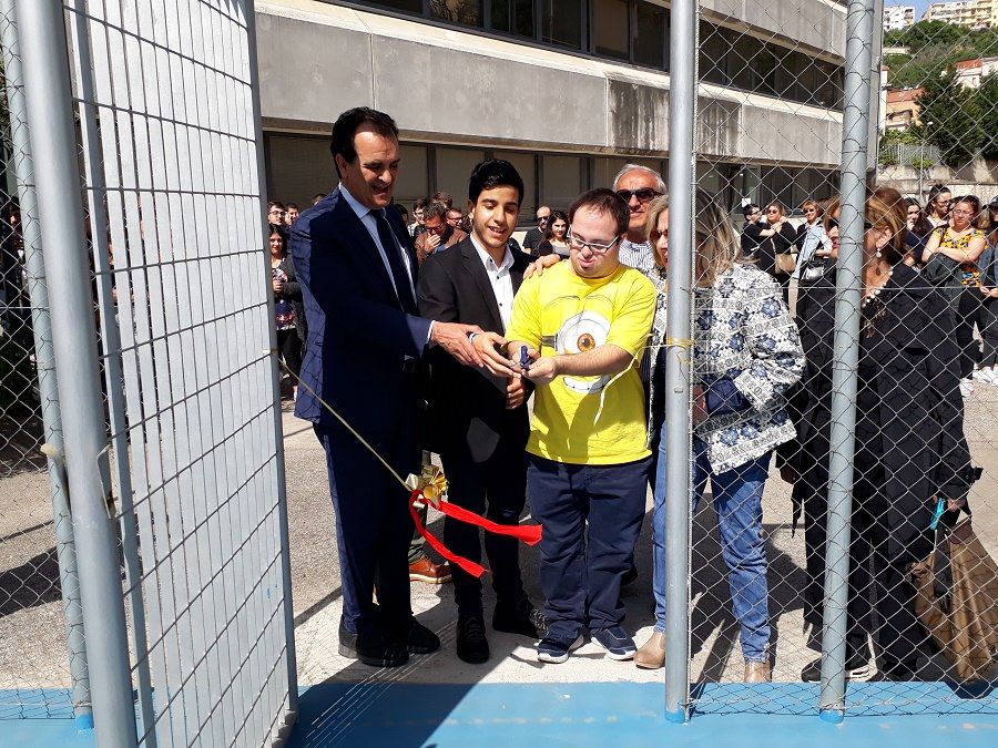 Catanzaro, consegnato il campetto agli studenti del "Maresca"