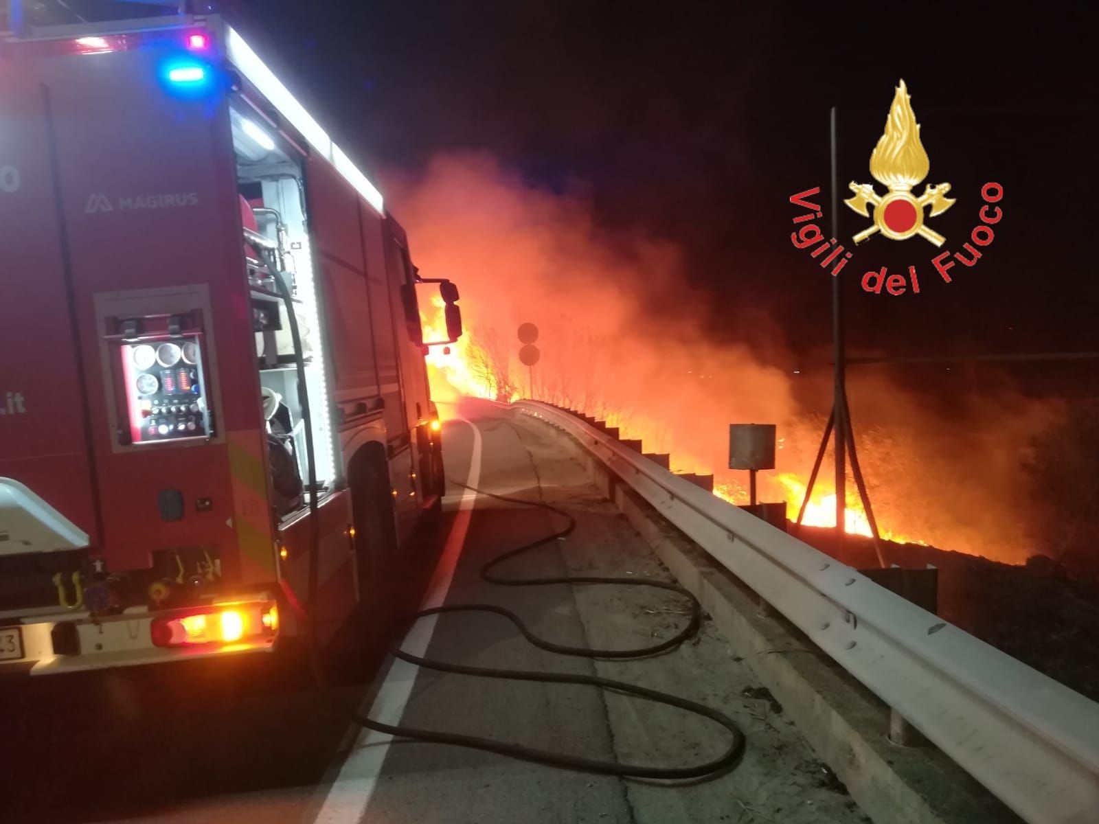 Emergenza caldo e incendi in Calabria: oltre 200 interventi dei vigili del fuoco in 36 ore