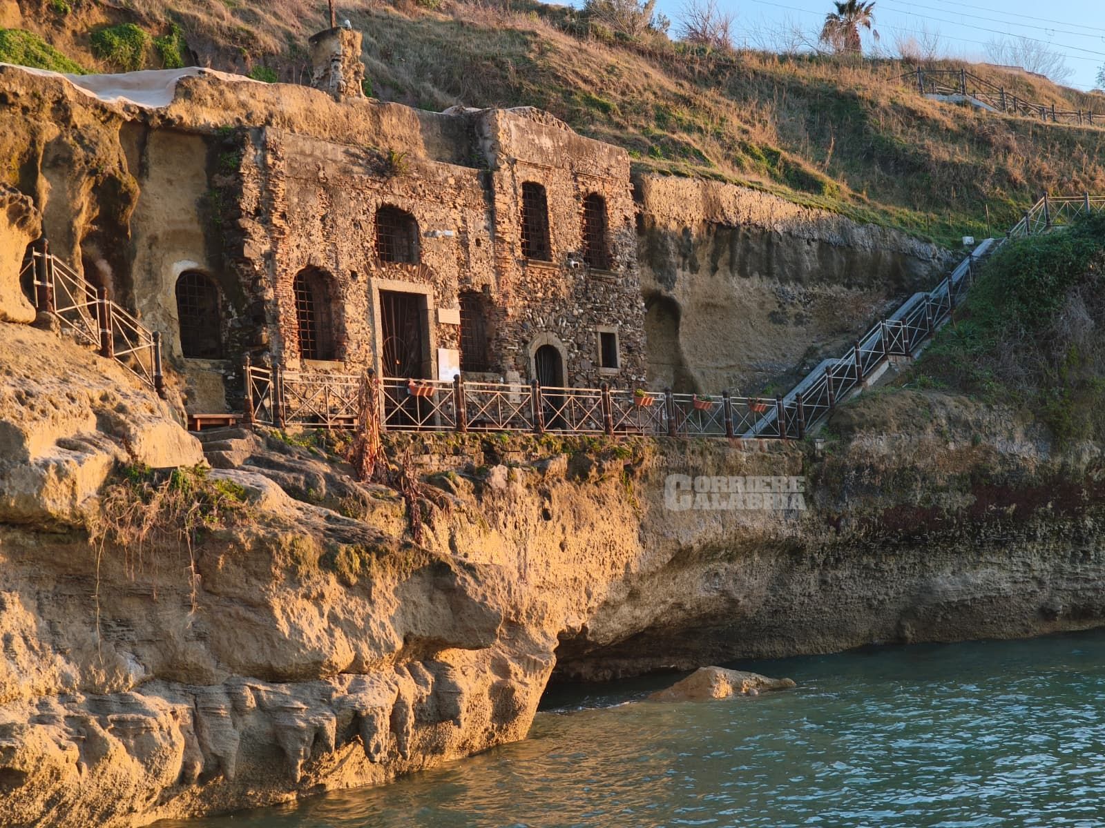 Chiesetta di Piedigrotta a rischio, il M5S: «Risposte non del tutto rassicuranti»