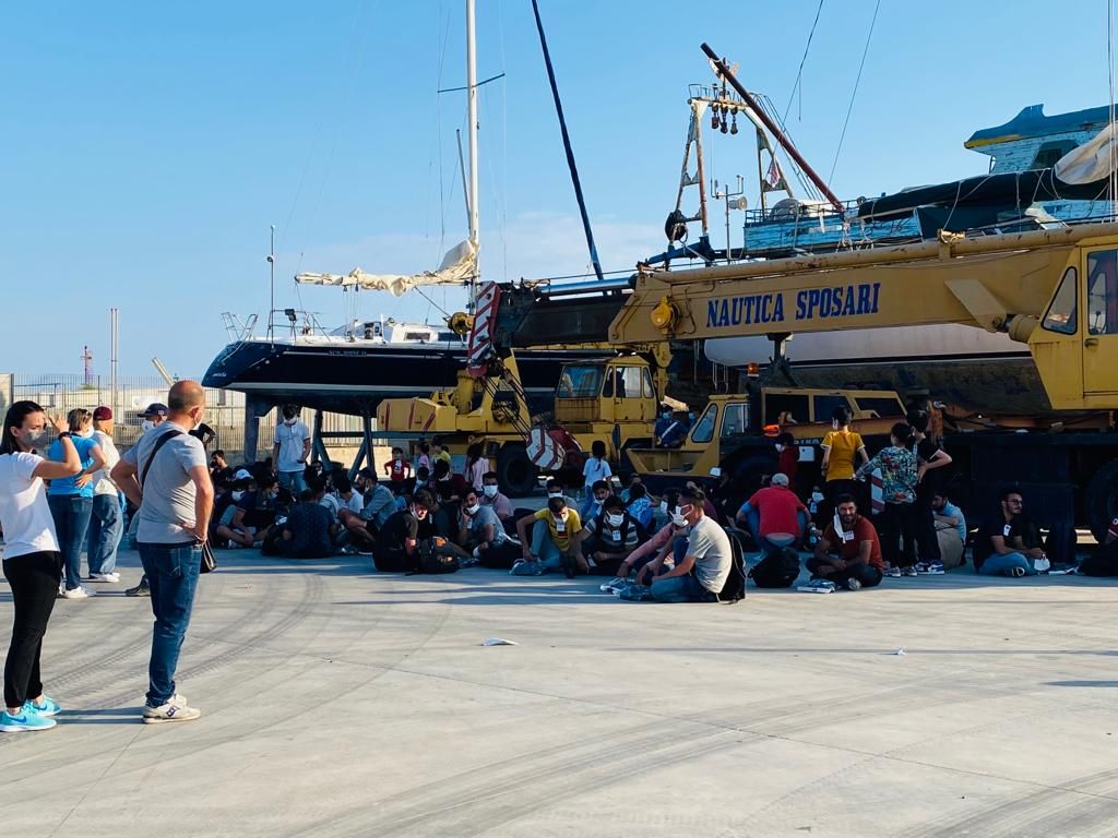 Emergenza infinita a Roccella. Nuovo sbarco di migranti