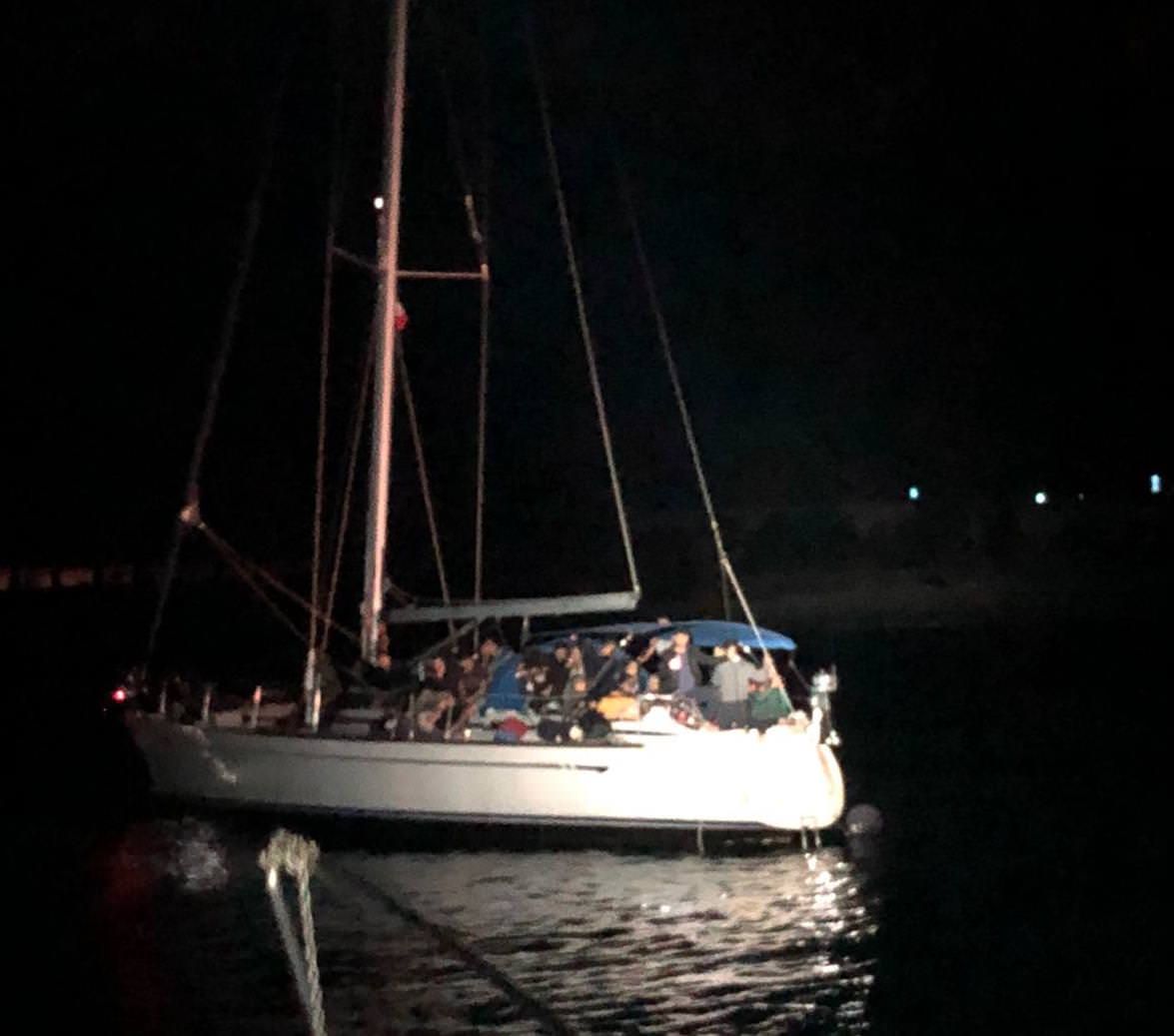 Sbarco a Roccella, fermati due presunti scafisti