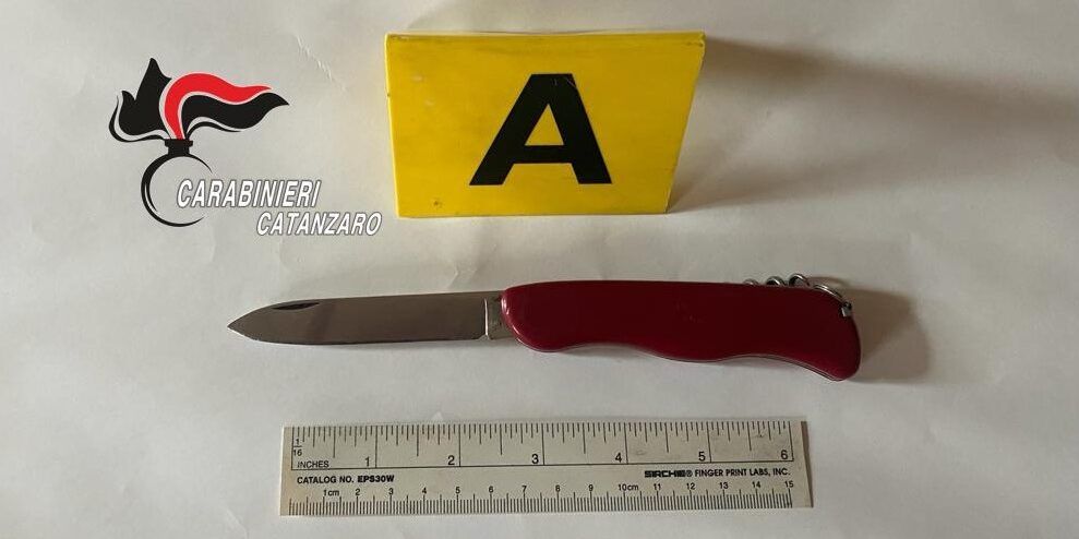 Chiaravalle, accoltella 19enne perché non rispetta il semaforo: arrestato
