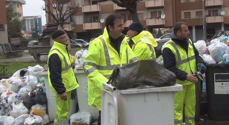 Cosenza, la raccolta rifiuti resta di Ecologia Oggi