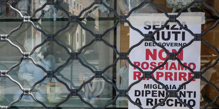 Commercio, chiudono due negozi ogni ora. Ma in Calabria si resiste un po’ di più