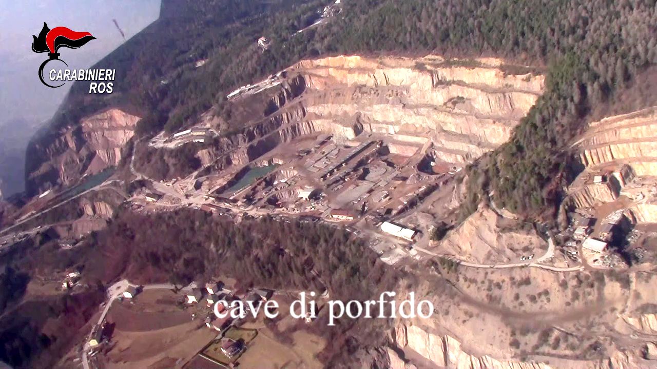 Le mani delle ‘ndrine sulle cave di porfido, attesa per la sentenza a Trento