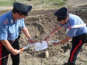 Capo Colonna, arrestati cinque "tombaroli"