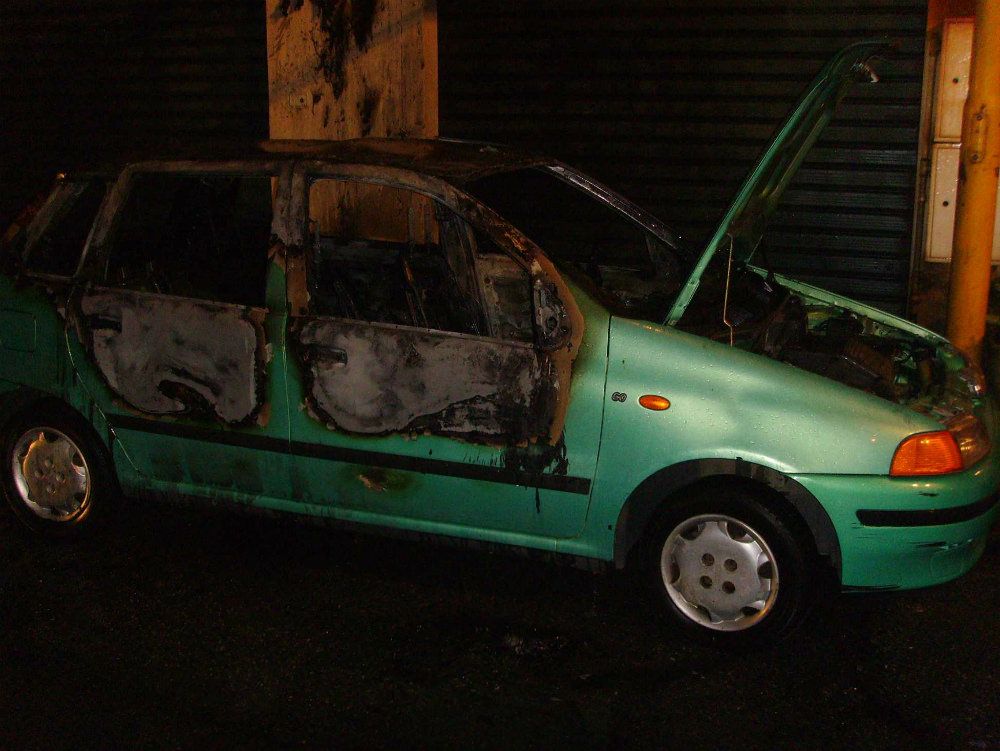Serra San Bruno, un`altra auto in fiamme