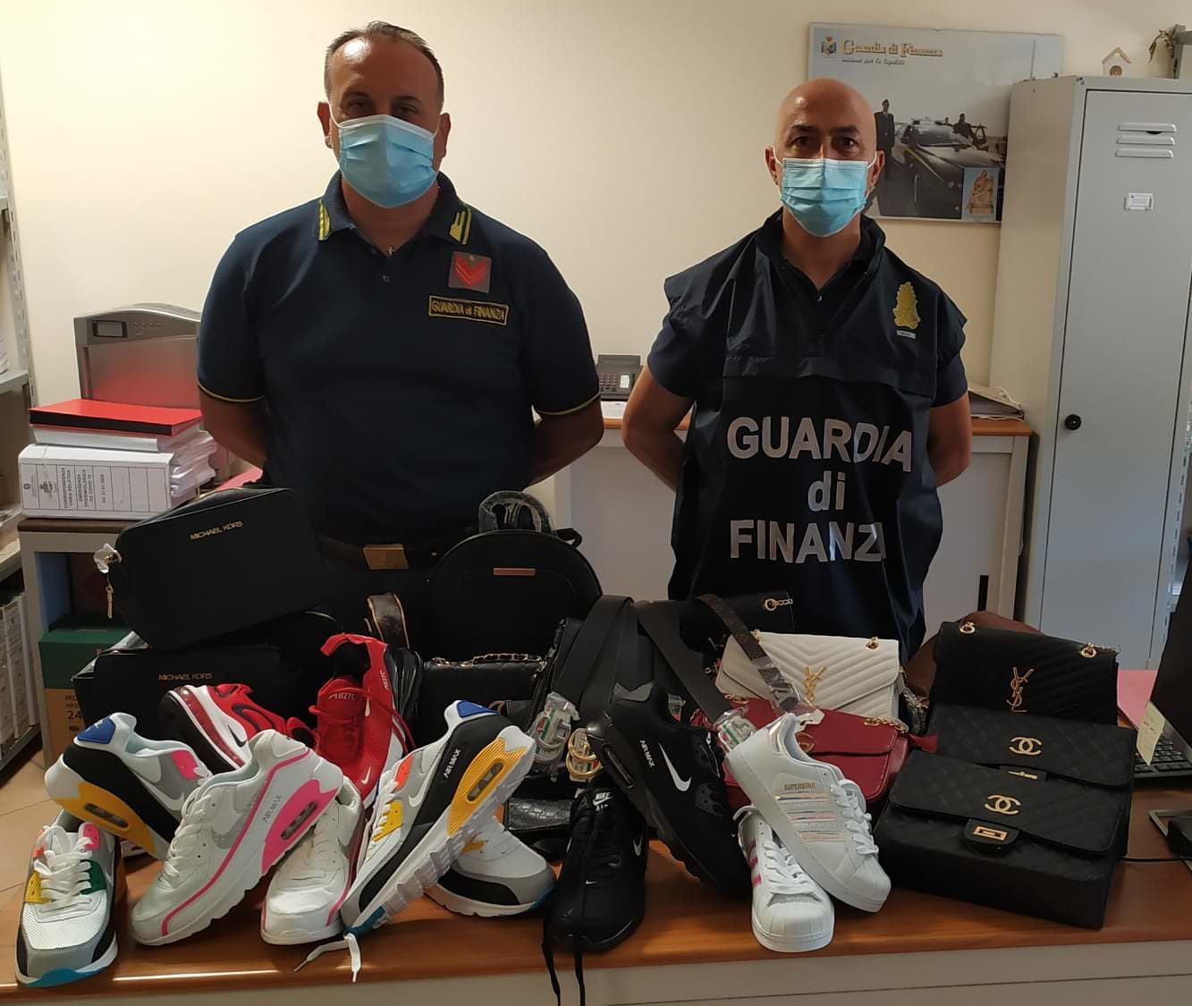 Tutela del made in Italy, sequestrati beni contraffatti dal valore di 45mila euro