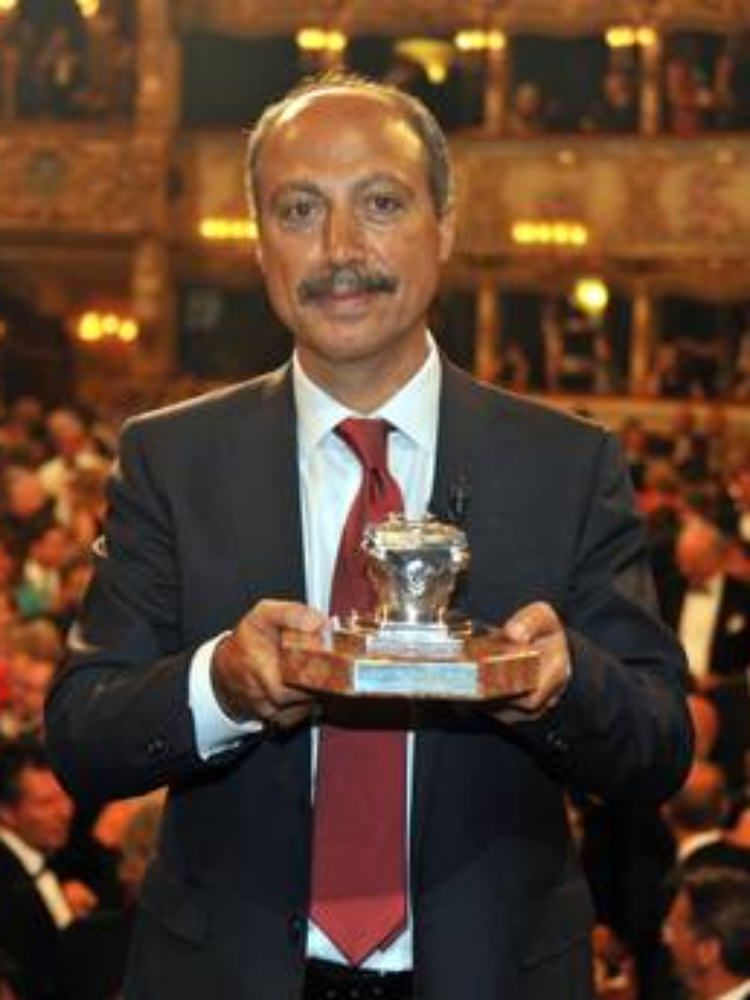 Carmine Abate in trionfo nella sua Carfizzi