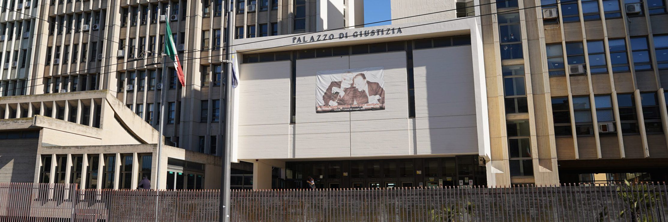 Spari contro l’auto di un allenatore, indagato consigliere regionale