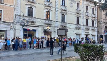 Catanzaro, il teatro ricompone i frammenti di Rotella: ai Giardini Green in scena il talento dei giovani
