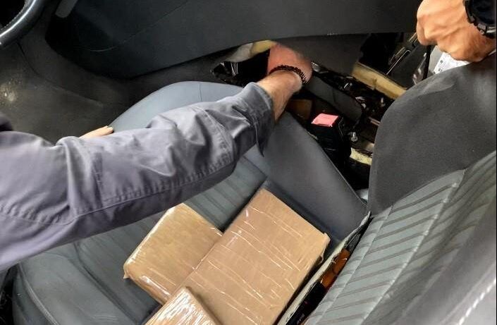 Oltre 5 chilogrammi di cocaina nel doppiofondo dell’auto, uomo arrestato nel Catanzarese