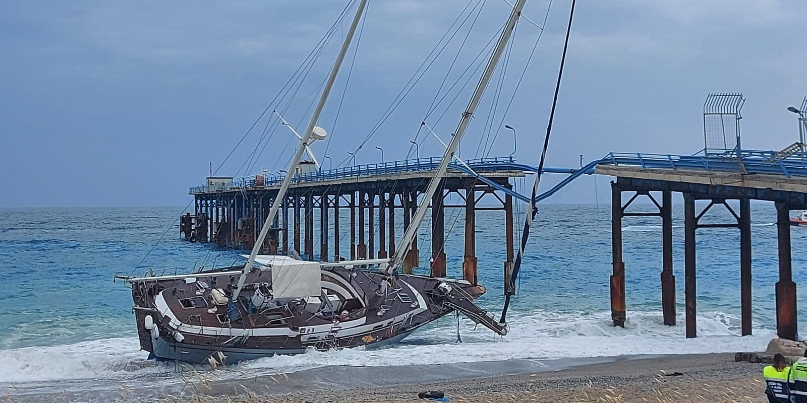 Tragico sbarco a Siderno: almeno due i migranti morti – FOTO E VIDEO