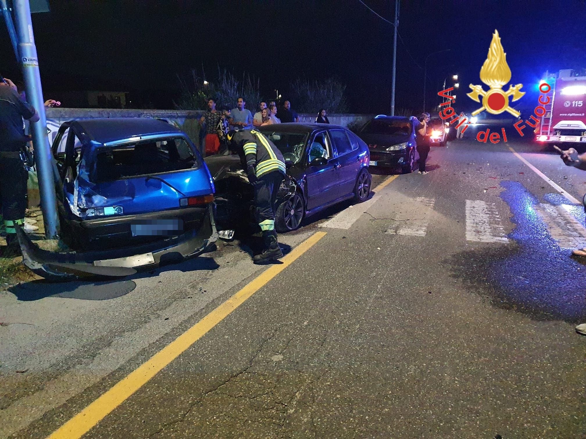 Scontro tra tre auto a Catanzaro: due feriti