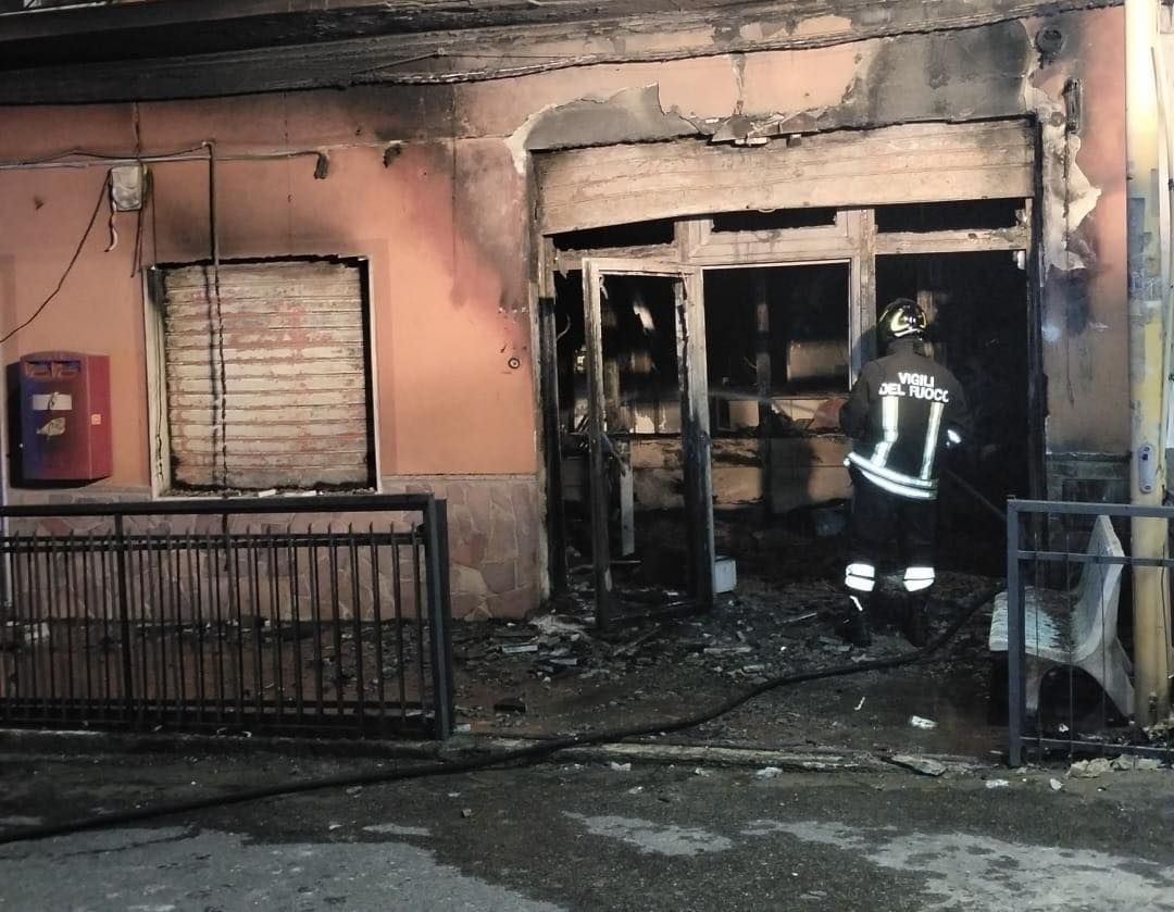 Incendio alle Poste di Mandatoriccio, sopralluogo sull’edificio