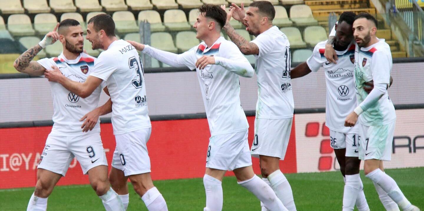 Tutino a Cosenza è un altro giocatore. Ora punta il primo posto nella classifica marcatori