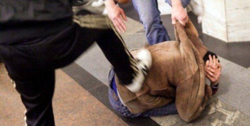 Tifoso aggredito, fermate quattro persone