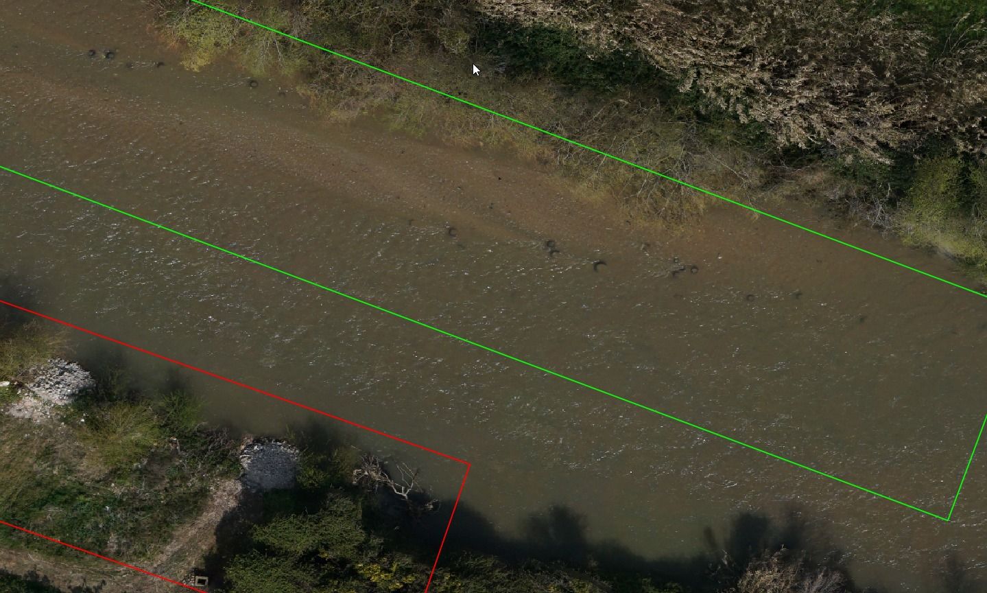 I fiumi-discarica e il mare malato. Le “cattive acque” del Mesima – VIDEO