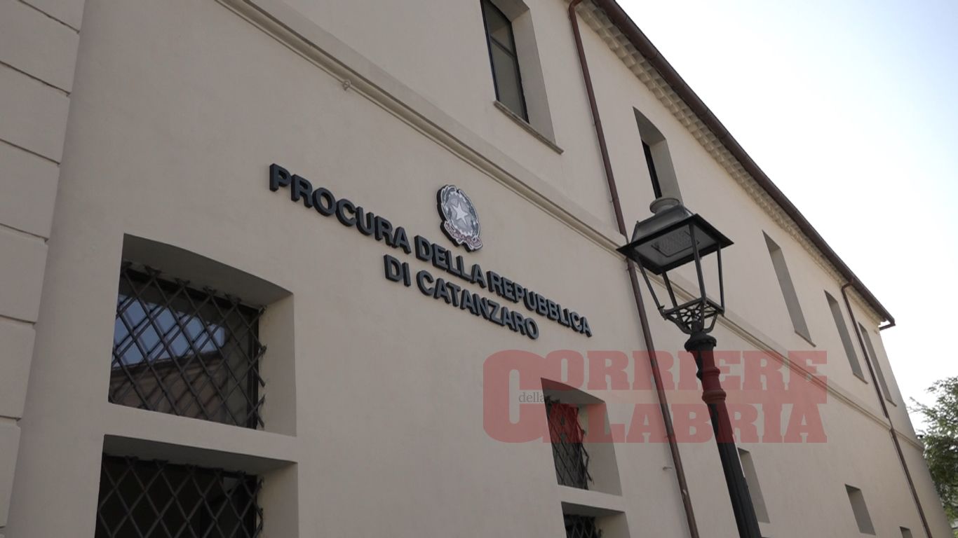 Operazione nel Crotonese, nessun addebito per reati di mafia per l’avvocato Ioppoli