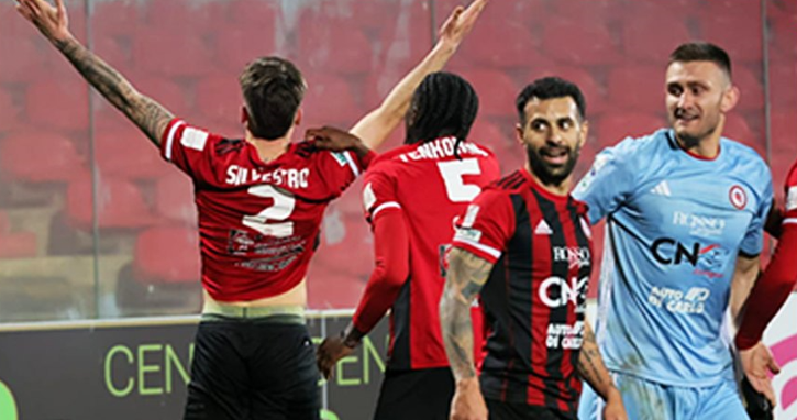 Il Crotone di Baldini beffato a Foggia nel finale