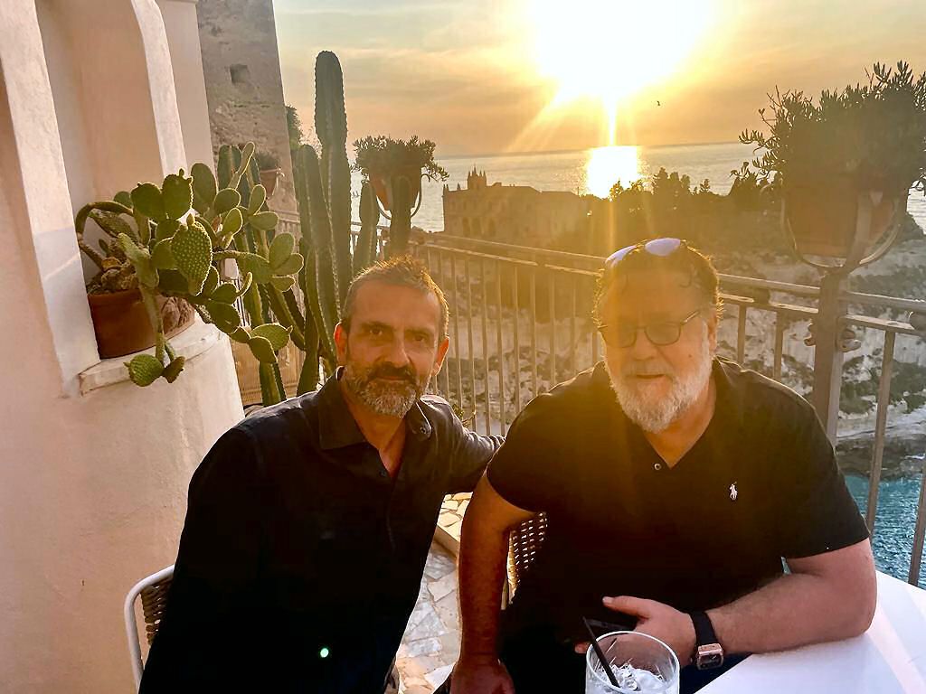 Metti una sera a cena con Russell Crowe