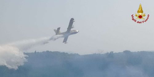 canadair incendi calabria