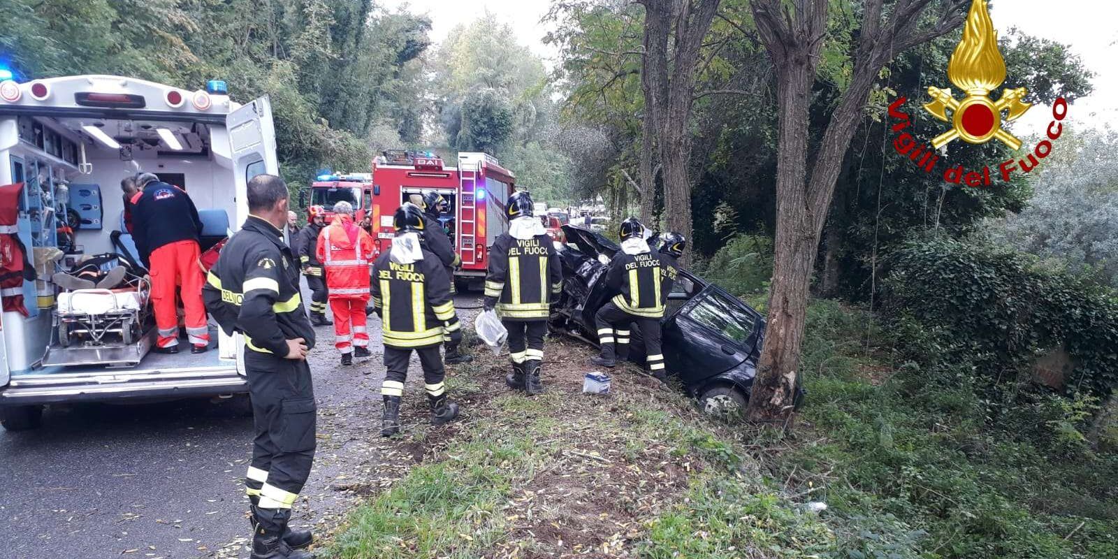 Auto finisce fuori strada a Drapia, ferito il conducente – FOTO