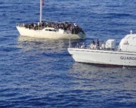 Roccella Jonica, salvati 47 migranti
