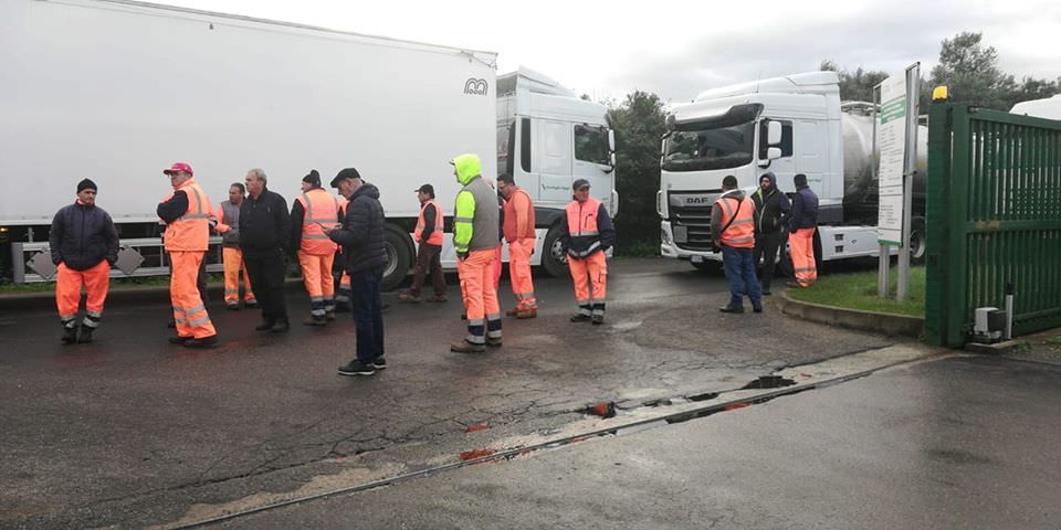 Autorizzato l'uso della discarica di Sambatello, finisce la protesta dei sindaci a Gioia