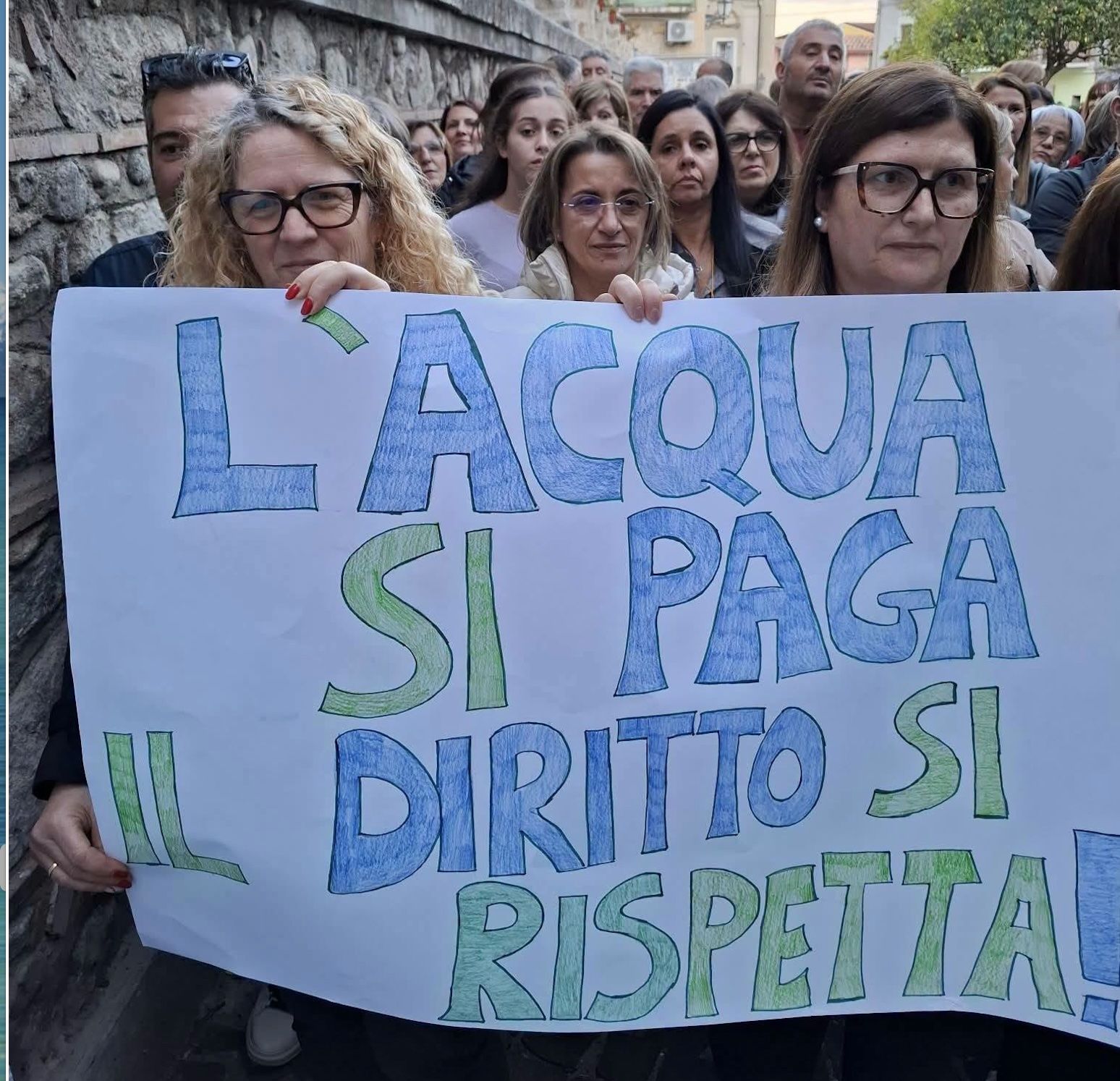 Petilia Policastro, la piazza chiede acqua pulita: «Non ci fermeremo»