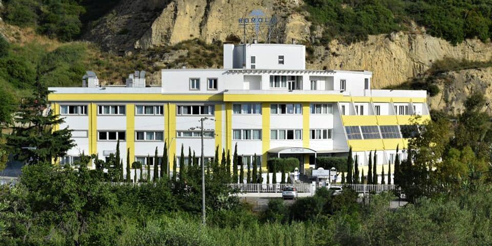 Firmato l’accreditamento che dovrebbe rimettere in moto il Romolo Hospital