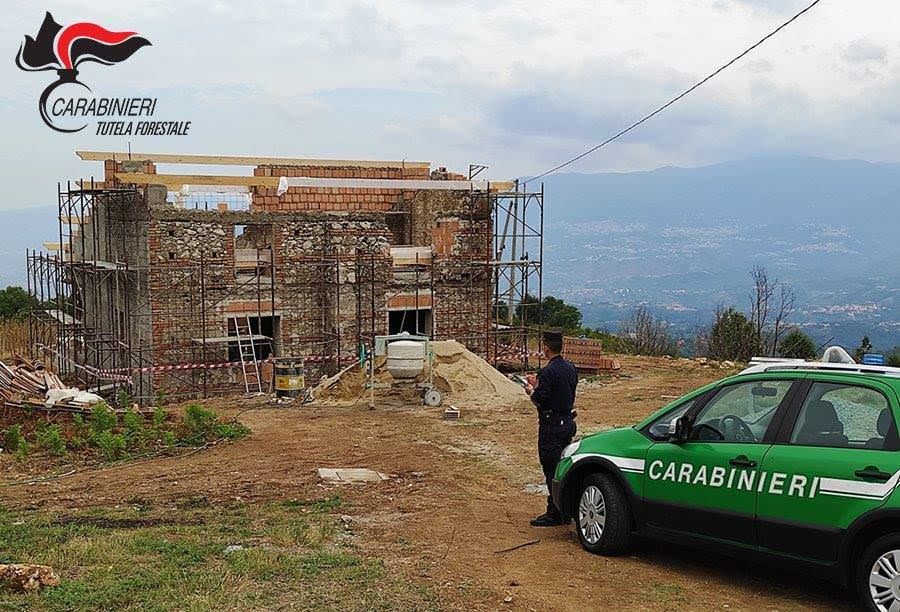 Abusivismo edilizio a Dipignano, denunciati i proprietari di un immobile