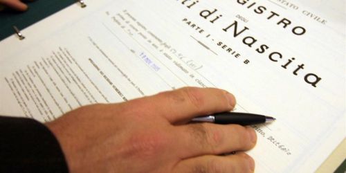 È calabrese il primo bimbo registrato con il doppio cognome