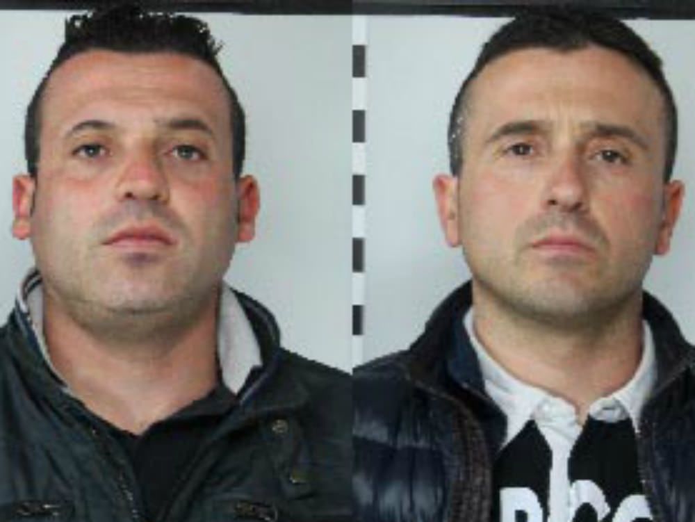 Massacrato in pieno centro, ma nessuno ha visto niente