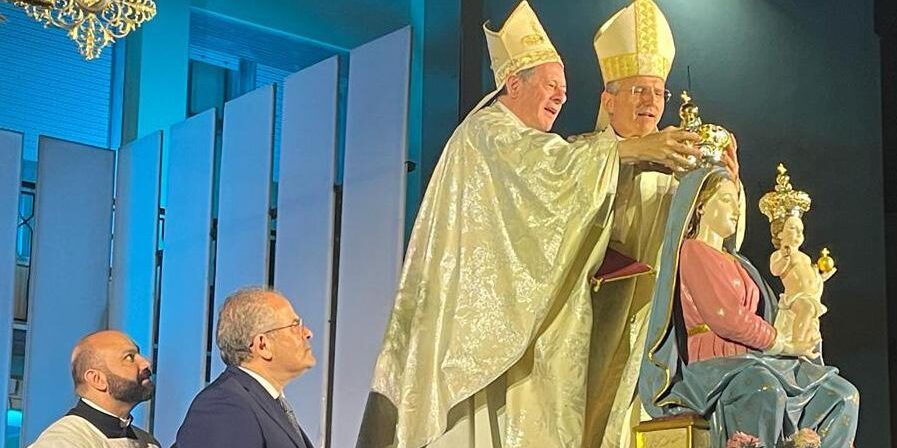 La Madonna di Polsi incoronata a Bagnara. Affidato: «Cerchiamo di far risplendere la luce che emana dal suo volto»