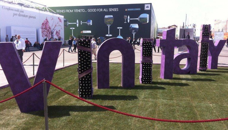 La comunicazione del Vinitaly è poco social