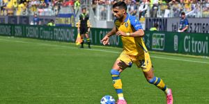 Catanzaro verso la sfida contro il Venezia: tra assenze e mercato in fermento. Interesse per Baez