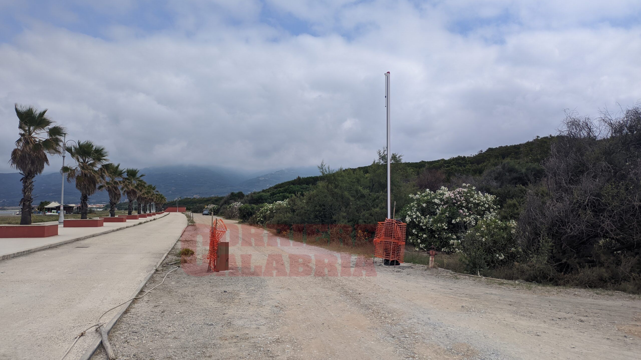 Lamezia e la sbarra della discordia sul lungomare. «Così ci costringono a chiudere» – FOTO E VIDEO