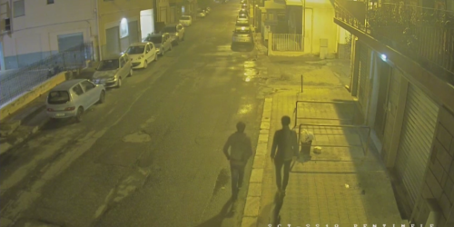 Uomo soffocato in casa a Reggio, i due killer incastrati dalle telecamere