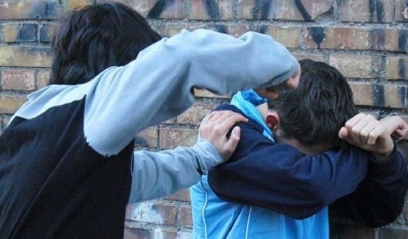 Molestavano la compagna disabile, denunciati 3 ragazzi