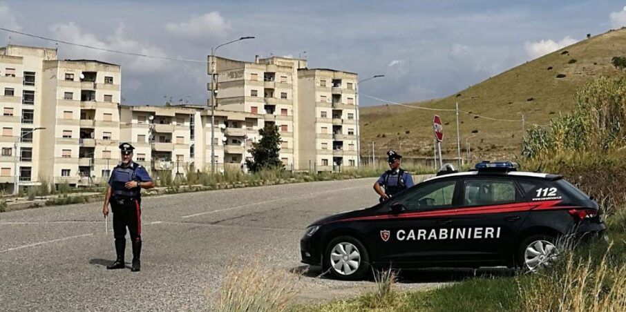 Furto aggravato, in manette a Catanzaro due donne e un uomo