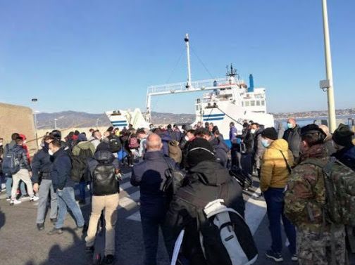 Effetto inverso a Reggio Calabria: tanti divieti non riducono gli assembramenti – VIDEO