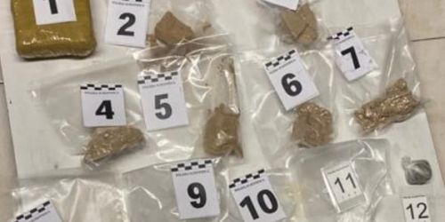 Tenta di disfarsi della droga lanciandola dalla finestra, in arresto 30enne a Catanzaro