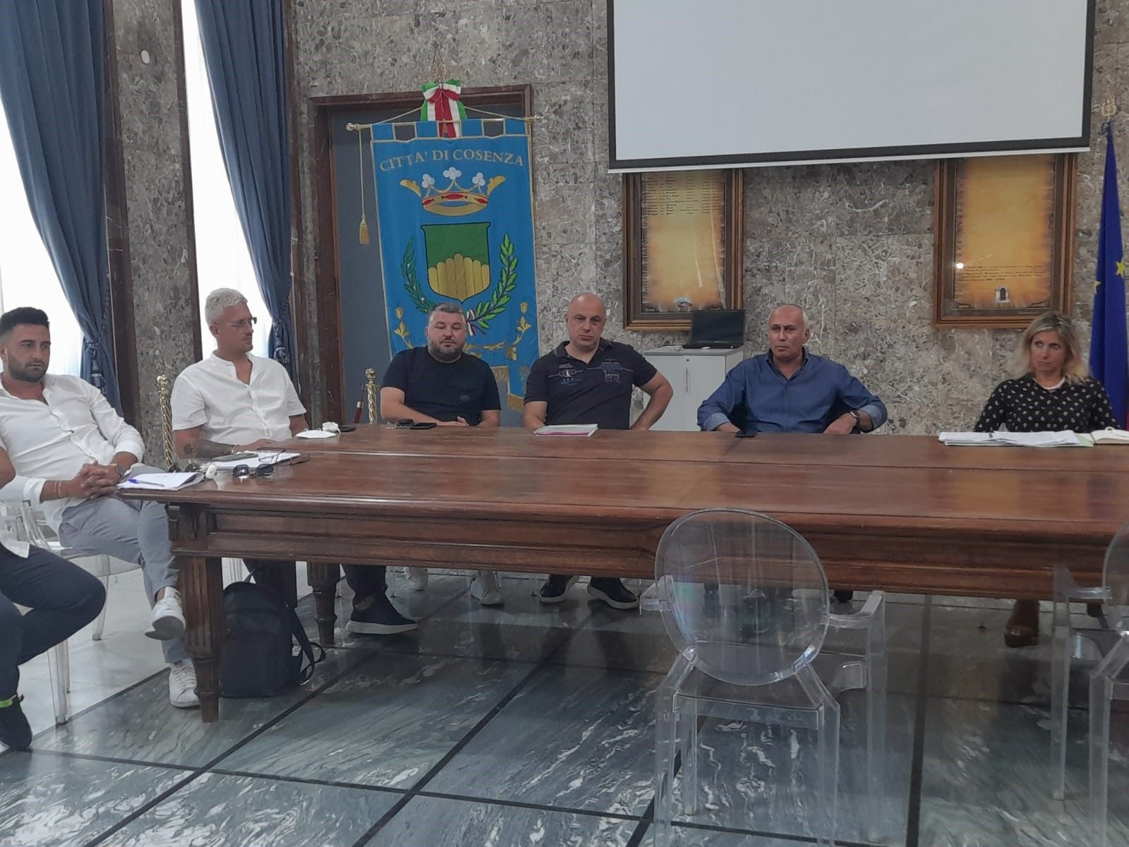Cosenza, Caruso incontra i rappresentanti sindacali per il nuovo piano dei rifiuti