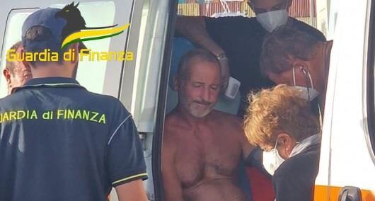 Peschereccio affonda a largo delle coste vibonesi, salvati tre pescatori alla deriva in mare