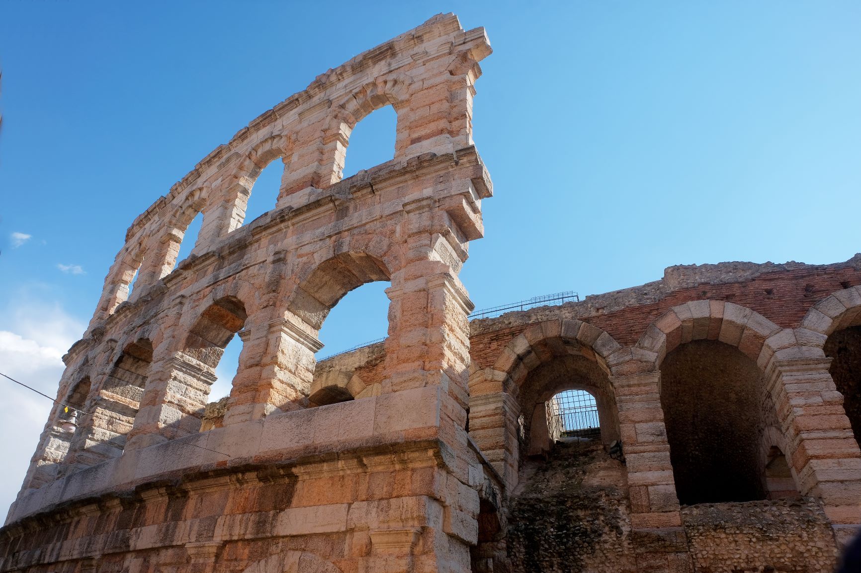 Fatture per lavori mai eseguiti. Milioni per la ‘ndrangheta dalla ristrutturazione dell’Arena di Verona