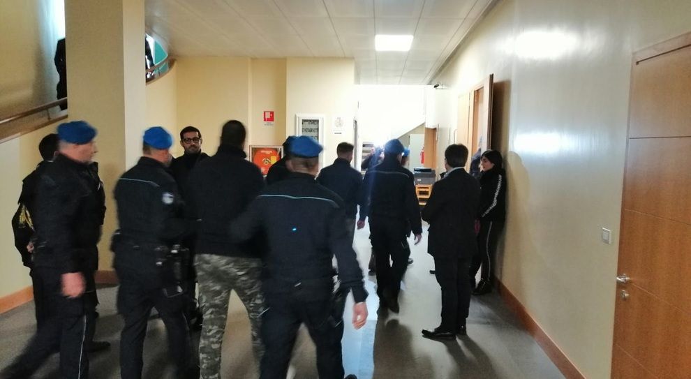 Uccisero un pensionato a Pesaro per derubarlo, ergastolo per due calabresi