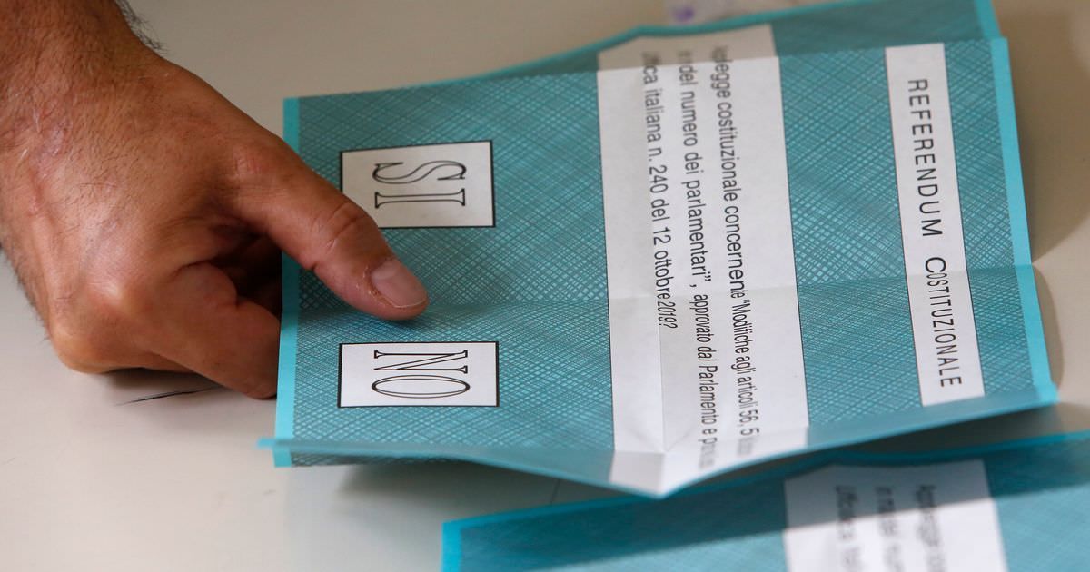 Referendum, iniziato lo spoglio: il 77,51% dei calabresi dice "Sì" al taglio
