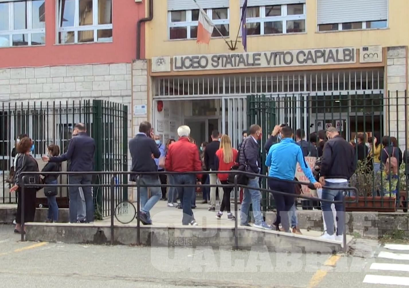 Vibo, gli studenti del "Capialbi" potranno tornare a scuola. Solano: «Ci sarò io in prima persona» – VIDEO